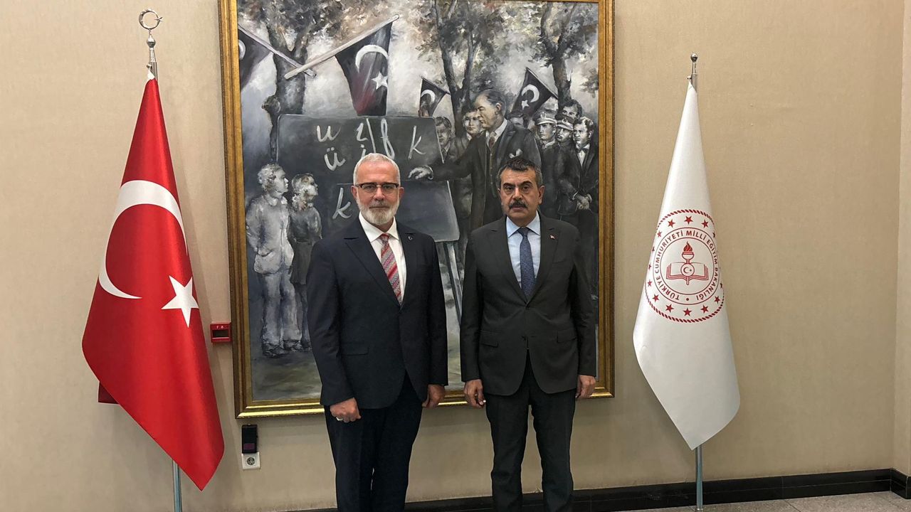 Manisa'daki Koldere Şehit Mehmet Burhan İlkokulu yenileniyor