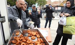 Manisalılar Ferdi Tayfur'un anısına lokma döktü