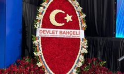 Devlet Bahçeli'den AK Parti kongresine jest