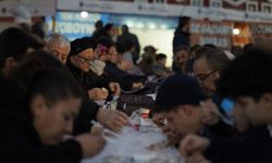 Yunusemre'nin, 100. Yıl Meydanında ki iftar büyük ilgi gördü