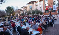 Başkan Balaban ve Barbaros Mahallesi halkı birlikte iftar yaptı