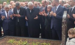 Alparslan Türkeş, mezarı başında anıldı