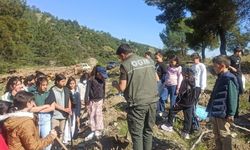 Salihli’de öğrenciler fidan dikerek geleceğe nefes oldu