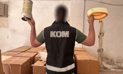 İzmir'de 42 milyon lira değerinde kaçak oto yedek parça ve akaryakıt ele geçirildi