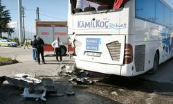 Tır, kırmızı ışıkta bekleyen otobüs ve otomobile çarptı: 6 yaralı