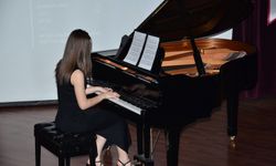 Manisa Güzel Sanatlar Lisesi’nden muhteşem piyano resitali