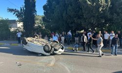 Takla atan otomobildeki 5 kişi yaralandı