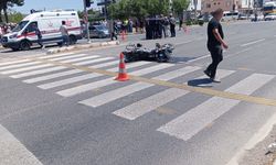 Otomobil ile motosiklet çarpıştı: 1 ölü, 2 yaralı