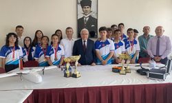 Manisalı öğrenciler başarılarıyla göz kamaştırıyor