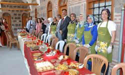Kursiyerlerin el emeği ürünleri sergilendi