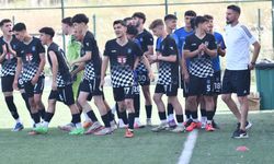 Yunusemre'nin U17'leri namağlup il şampiyonu oldu