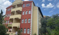 Apartın çatı katından düşen İngiliz turist hayatını kaybetti
