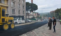 Demirci'de ana arterlere sıcak asfalt yapılıyor