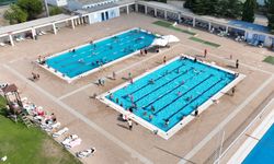 Serinlemek isteyen Manisalılar Atatürk Olimpik Havuzuna akın etti