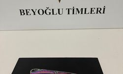 Sevgilisini kıskanan kadın 3 kişiyi bıçakladı
