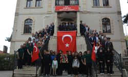 Demirci’de 97 yıl önceki cumhuriyet karesi yeniden canlandı