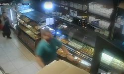 Pastanede dehşet anları: Elinde bıçakla müşterilere saldırdı