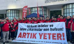 İzmir Büyükşehir işçileri: "Arkadaşlarımız işe dönünceye dek mücadele sürecek"