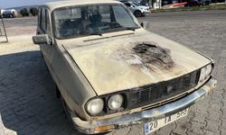 Denizli-Manisa yolunda seyir halindeki araç alev aldı