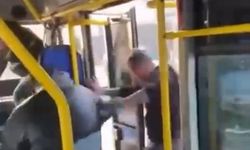 Satırlı saldırgan gözaltına alındı... Satırı pantolonunda taşıyormuş