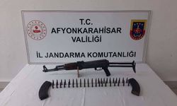 Şüphe üzerine durdurulan otomobilde Kalaşnikov(AK-47) ele geçirildi