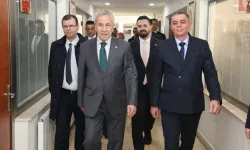 Bülent Arınç, Şehzadeler Belediyesini ziyaret etti