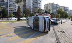 Otomobille çarpışan ticari araç yan yattı: 1 yaralı