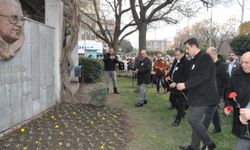 Uğur Mumcu, Salihli’de karanfillerle anıldı