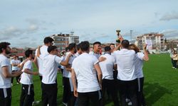 Selendi Belediyespor şampiyon