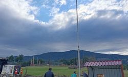 Bayrak direğinin ipini çaldılar