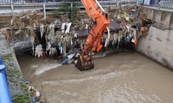 İzmir'de kuvvetli yağış alarmı: Bin 310 personel, 342 araç ve 200 pompa ile sahada