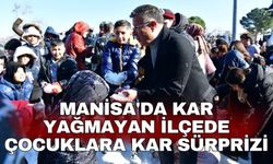 Manisa'da kar yağmayan ilçede çocuklara kar sürprizi