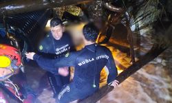 Sele kapılan otomobil sürücü, 3 saatlik çalışmanın sonunda ölü olarak bulundu