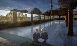 Manisalı sağlıkçı, "Eğitim" temalı fotoğraf yarışmasında Türkiye birincisi oldu