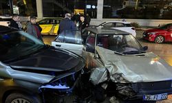 İki otomobilin çarpıştığı kazada 1 kişi yaralandı