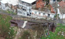 Sağanak sonrası yol çöktü, mahalleyi endişe kapladı