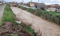 Sağanak yağış Sarıgöl’de kuruyan dereleri canlandırdı
