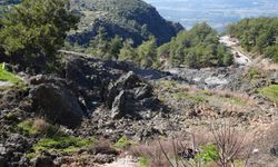 Muğla'da heyelan nedeniyle yol kapandı
