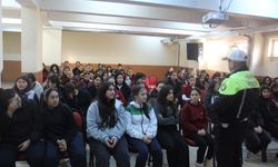 Salihli’de lise öğrencilerine hayat kurtaran trafik eğitimi