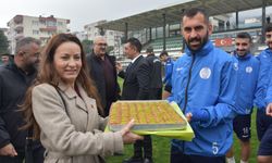 CHP İl Başkanı Özalper Nurlupınarspor'u baklavayla ziyaret etti