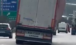 Otoyolda yan ilerleyen tır tehlike saçtı