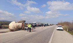 Balıkesir'de tır devrildi: 1 yaralı