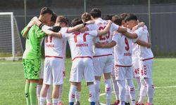 Yunusemre Belediyespor üst üste üçüncü kez şampiyon