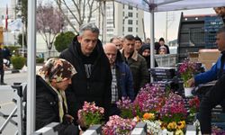 Manisa Büyükşehir Belediyesi, mezarlık ziyaretlerinde vatandaşların yanında oldu