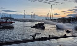 Muğla'da 7 motoryat yanarak battı