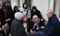 Cumhurbaşkanı Erdoğan, memleketi Rize’de komşuları ile bayramlaştı