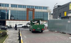 İstanbul'da çöken binada hayatını kaybeden yaşlı kadının cenazesi Adli Tıp Kurumundan alındı