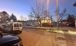 Ters yöne giren sürücünün kural ihlali araç kamerasına yansıdı