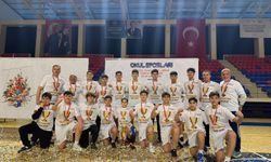 Salihli’nin yıldızları Hentbol’de Türkiye şampiyonu