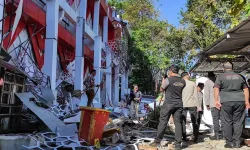 Endonezya'da 7.4 büyüklüğünde deprem: Tsunami uyarısı yapıldı